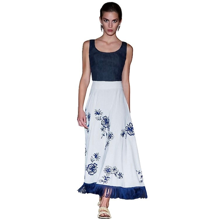 Rok met geborduurde bloemen