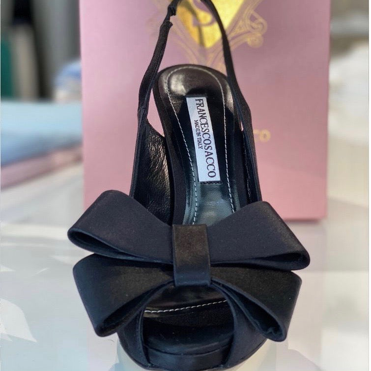 Sandalen met een strik
