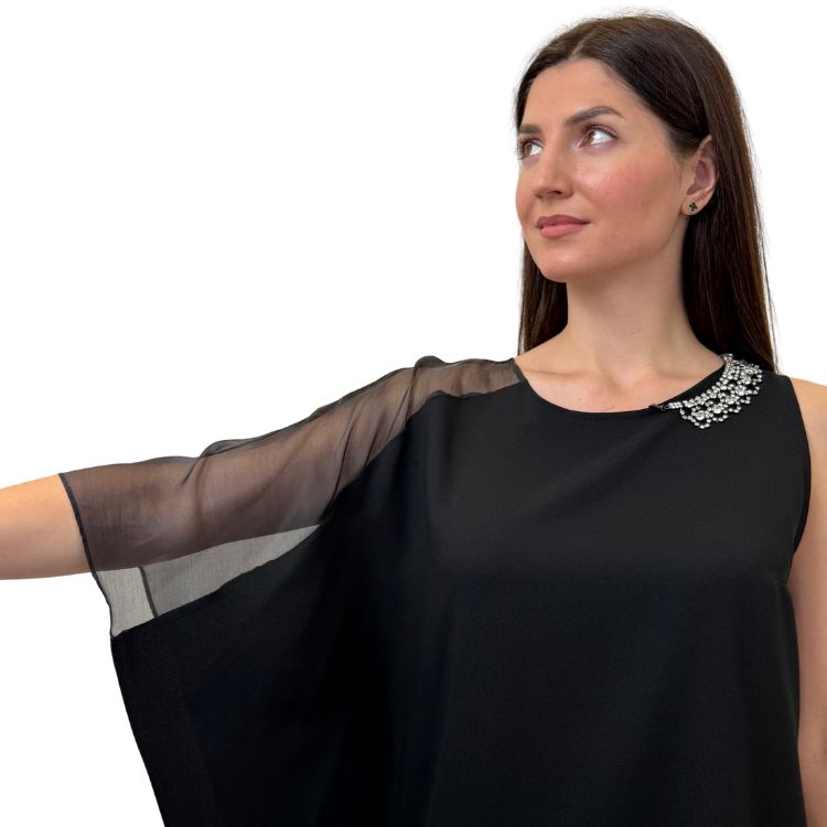 Asymmetrische jurk met zijde inzetstukken