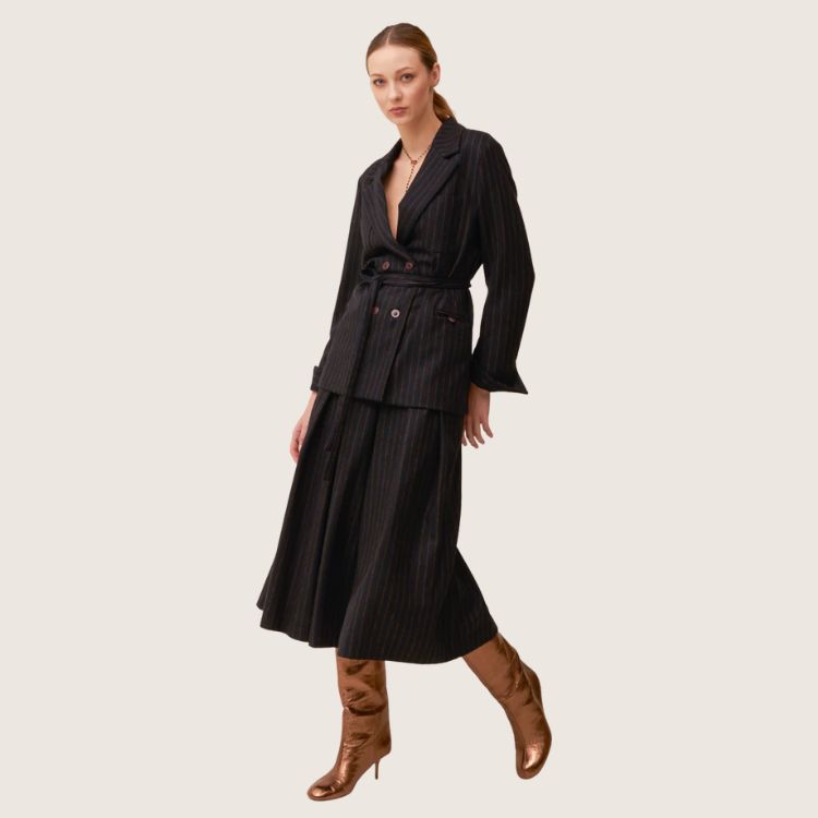 Flanellen krijtstreep blazer met ceintuur – Made in Italy | Tijdloze elegantie