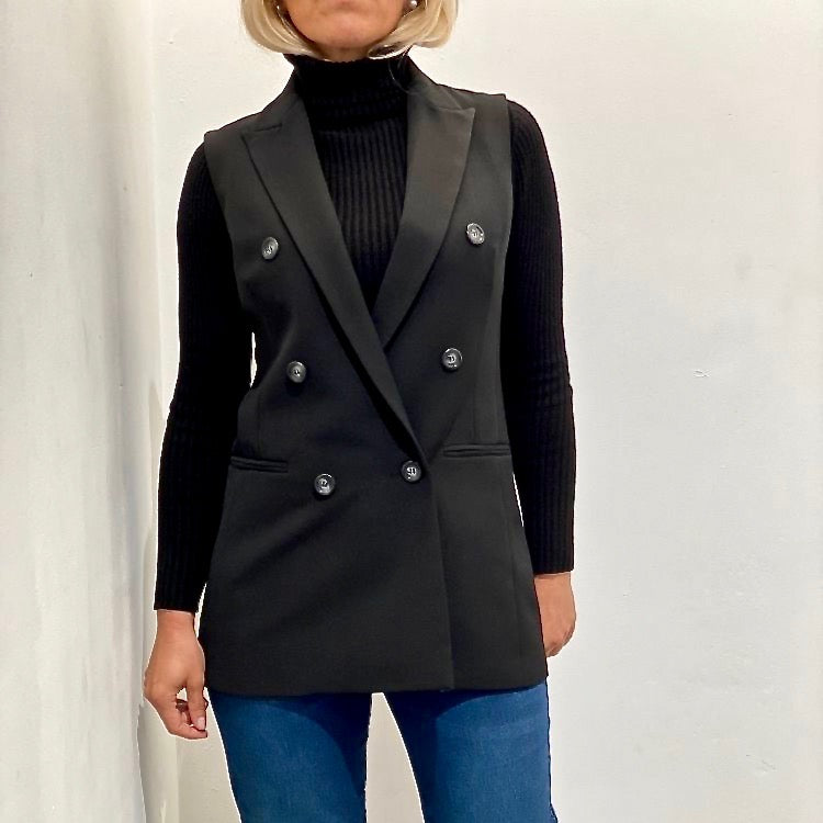 Gilet met dubbele rij knopen