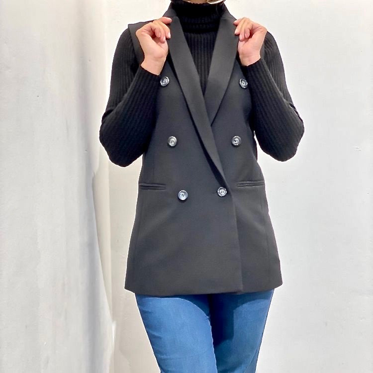 Gilet met dubbele rij knopen