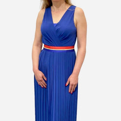 Maxi jurk met plisserok en contrast ceintuur